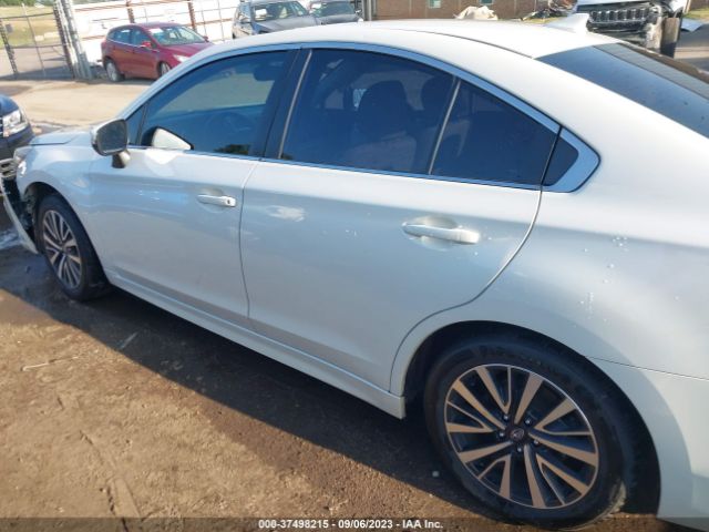 4S3BNAF61K3031562 Subaru Legacy Premium