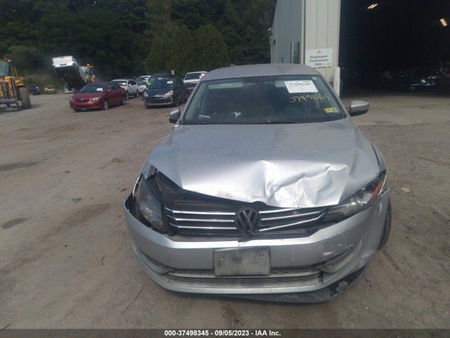 1VWAT7A30FC051077 Volkswagen Passat 1.8t S
