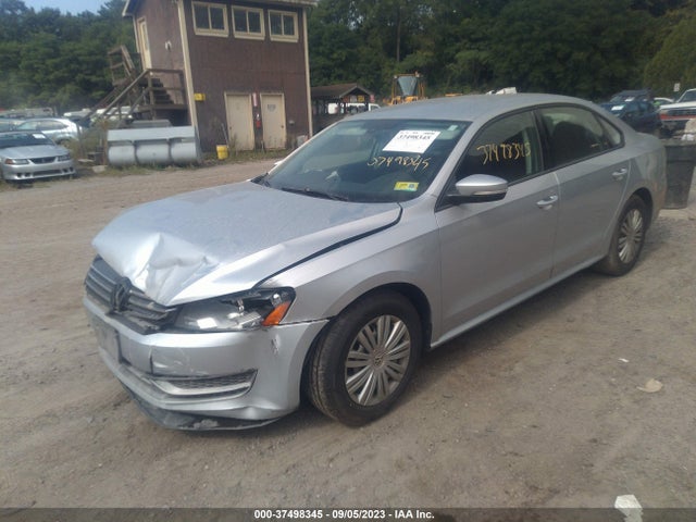 1VWAT7A30FC051077 Volkswagen Passat 1.8t S
