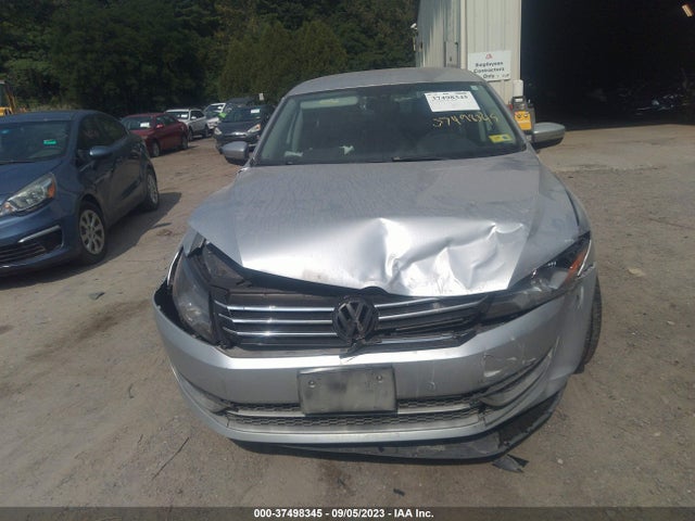 1VWAT7A30FC051077 Volkswagen Passat 1.8t S