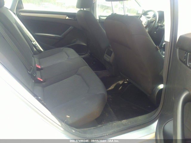 1VWAT7A30FC051077 Volkswagen Passat 1.8t S