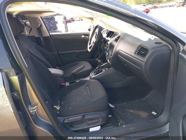 3VW1K7AJ2FM279016 Volkswagen Jetta Sedan 2.0l S