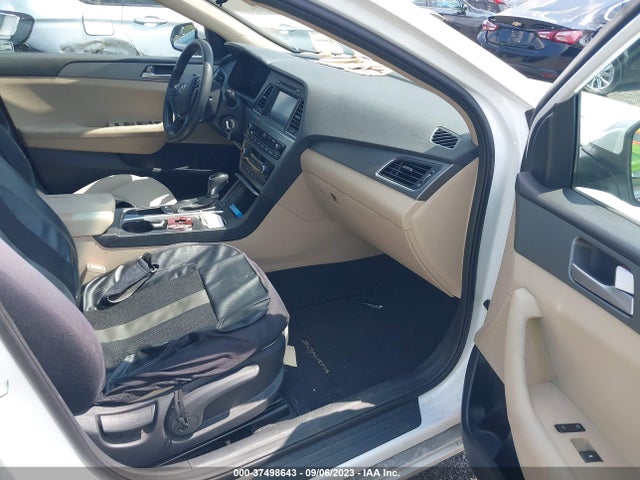 2016 HYUNDAI SONATA 2.4L SE VIN: 5NPE24AF0GH435589