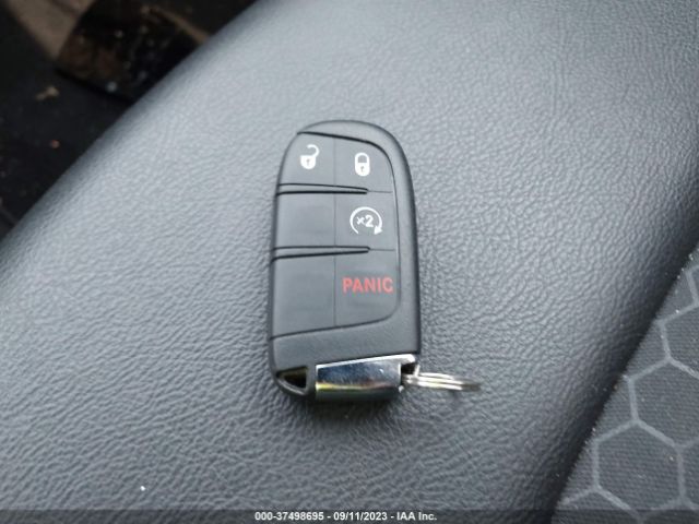 3C4NJDBB8JT499594 Jeep Compass Altitude
