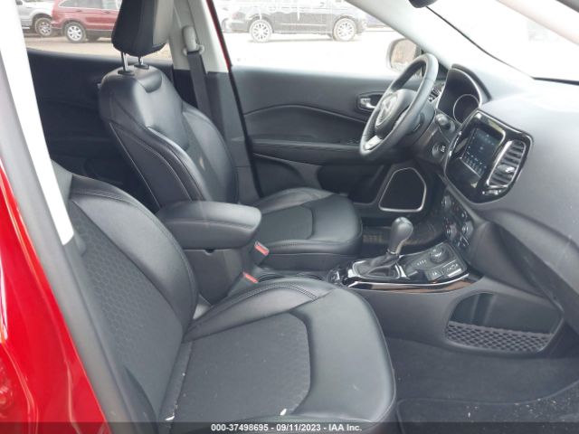 3C4NJDBB8JT499594 Jeep Compass Altitude