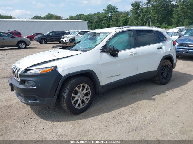1C4PJMCS4GW283459 Jeep Cherokee Latitude