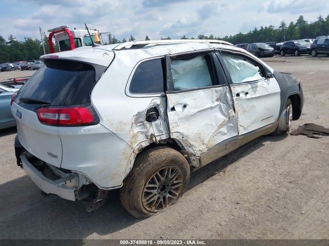 1C4PJMCS4GW283459 Jeep Cherokee Latitude