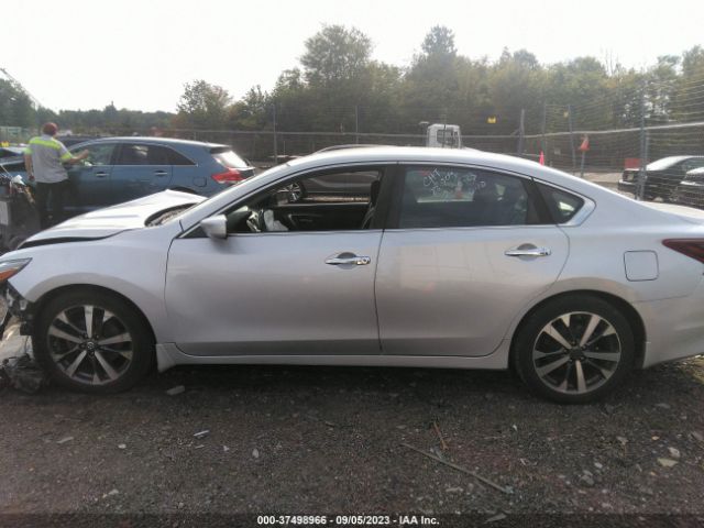 1N4AL3AP2HC275135 Nissan Altima 2.5 Sr