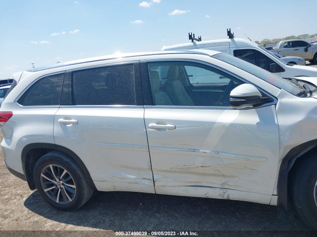 Toyota Highlander Se/xle 2018 5TDJZRFH6JS562141 Image 13