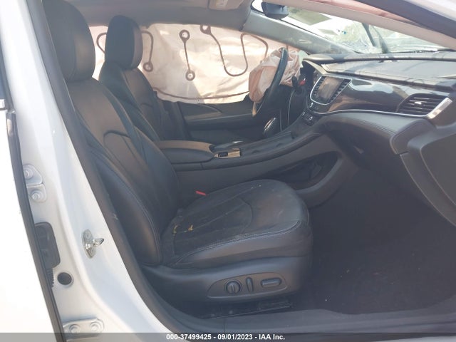 1G4ZP5SS1HU210184 Buick Lacrosse Essence