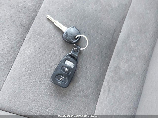 2020 HYUNDAI ELANTRA SE VIN: 5NPD74LF9LH591084