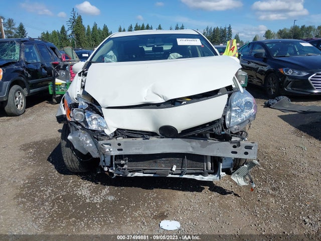 Toyota Prius Two 2014 JTDKN3DU3E1756075 Image 11