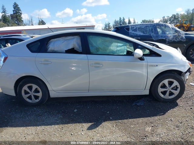 Toyota Prius Two 2014 JTDKN3DU3E1756075 Image 12