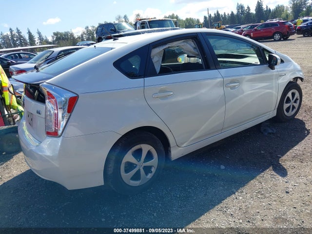 Toyota Prius Two 2014 JTDKN3DU3E1756075 Image 4