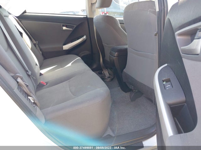 Toyota Prius Two 2014 JTDKN3DU3E1756075 Image 8