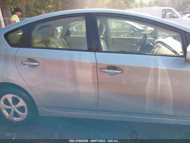Toyota Prius Four 2015 JTDKN3DU4F1903733 Image 13