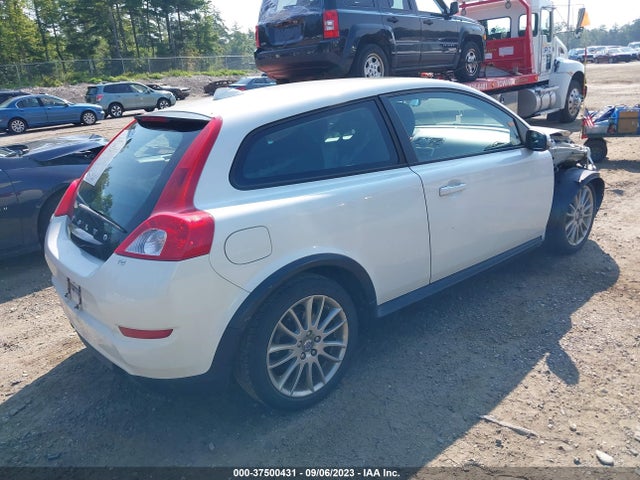 2011 VOLVO C30 VIN: YV1672MK3B2184557
