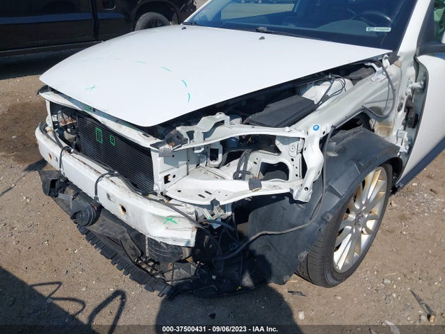 2011 VOLVO C30 VIN: YV1672MK3B2184557