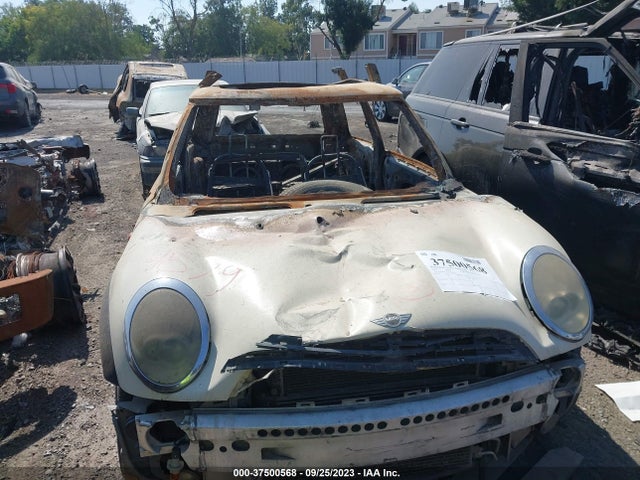 2005 MINI COOPER HARDTOP WMWRC33565TK62714 Photo 5