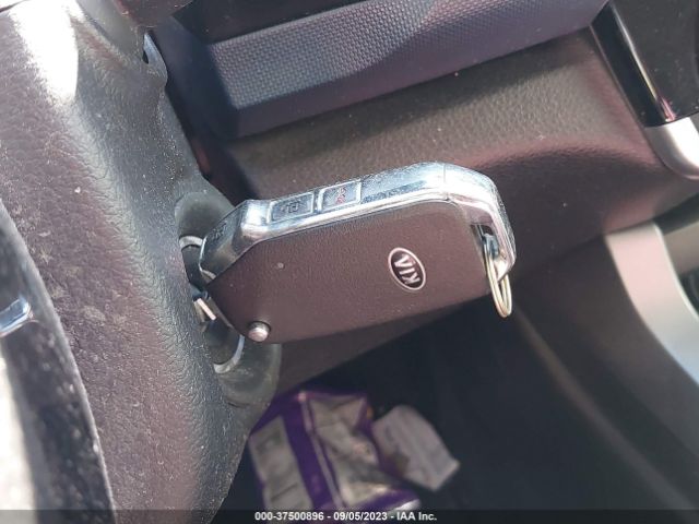 KNDEUCAAXM7059993 KIA SELTOS S