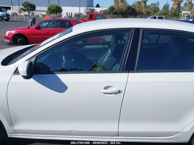 3VW2B7AJ6JM263558 Volkswagen Jetta 1.4t S