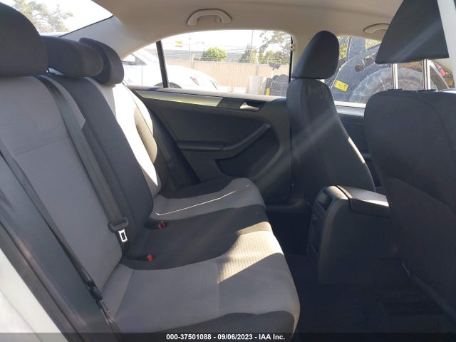 3VW2B7AJ6JM263558 Volkswagen Jetta 1.4t S