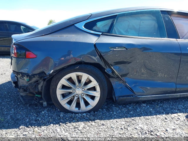 5YJSA1E24KF305477 Tesla Model S 75d/standard Range/long Range/100d