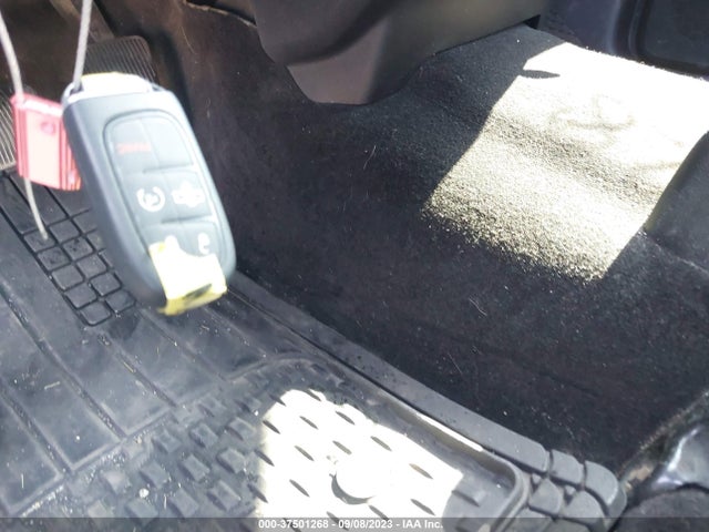 1C6RR7NT7ES137982 RAM 1500 Laramie