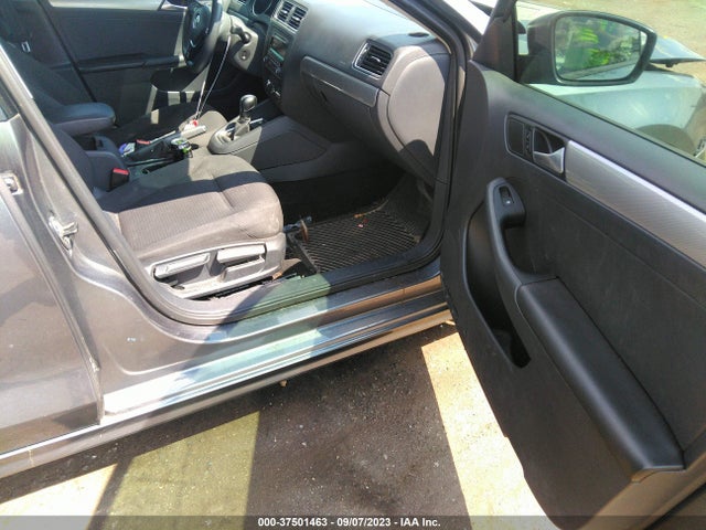 3VWD17AJ8FM201971 Volkswagen Jetta Sedan 1.8t Se