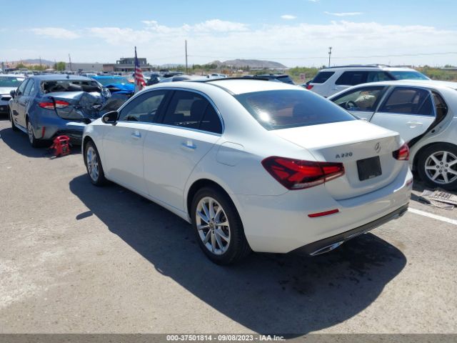 WDD3G4EB1KW024890 Mercedes-Benz A-class A 220