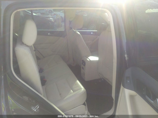 WVGAV7AXXGW523992 Volkswagen TIGUAN S