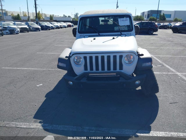 1C4HJXDG1JW154473 Jeep Wrangler Unlimited Sport