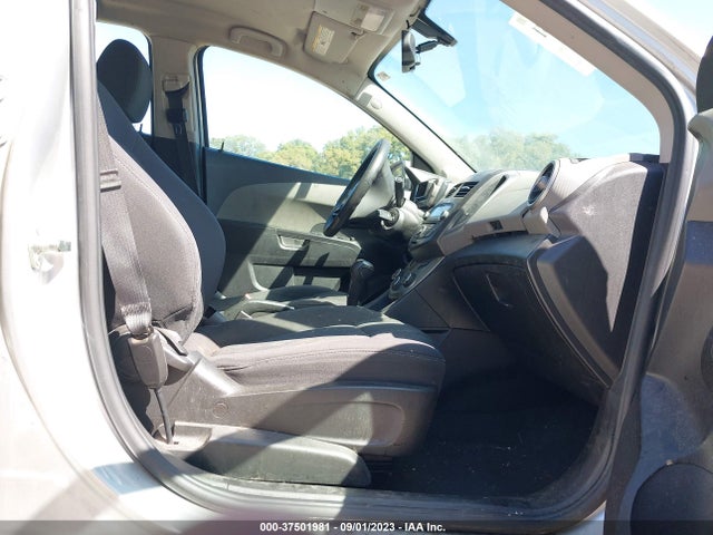 Chevrolet SONIC LT 2015 1G1JC5SH1F4107175 Image 5