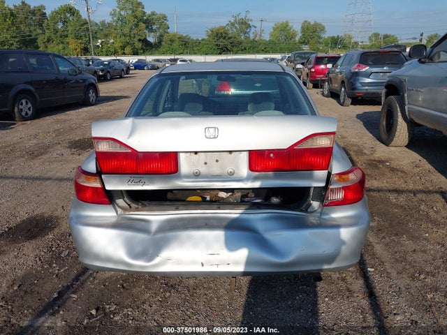 2000 HONDA ACCORD SDN DX VIN: 1HGCF854XYA157693