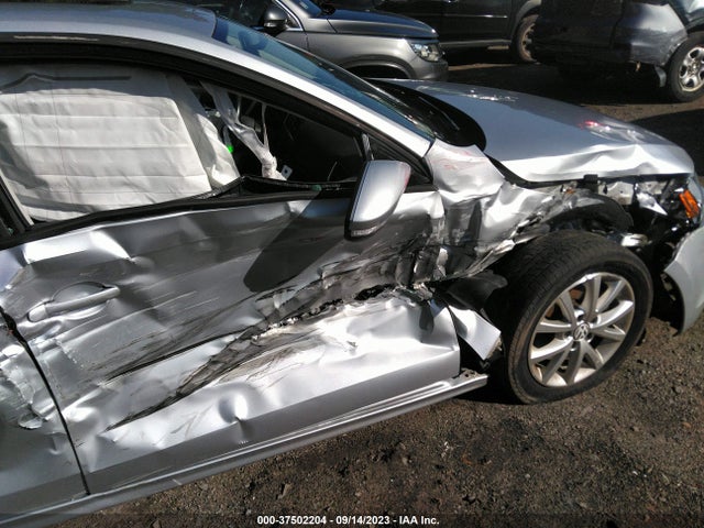 2011 VOLKSWAGEN JETTA SEDAN SE W VIN: 3VWDZ7AJXBM013181