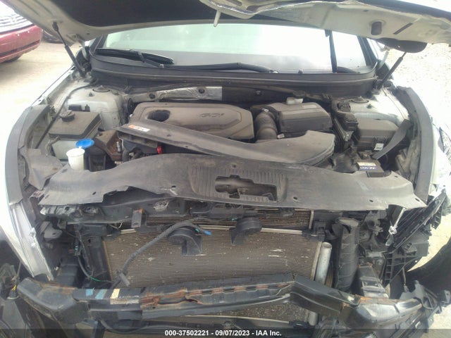 2015 HYUNDAI SONATA 2.4L SE VIN: 5NPE24AF8FH010653