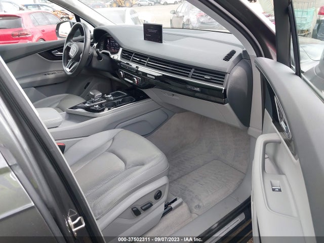 WA1VAAF75KD037662 Audi Q7 Prestige