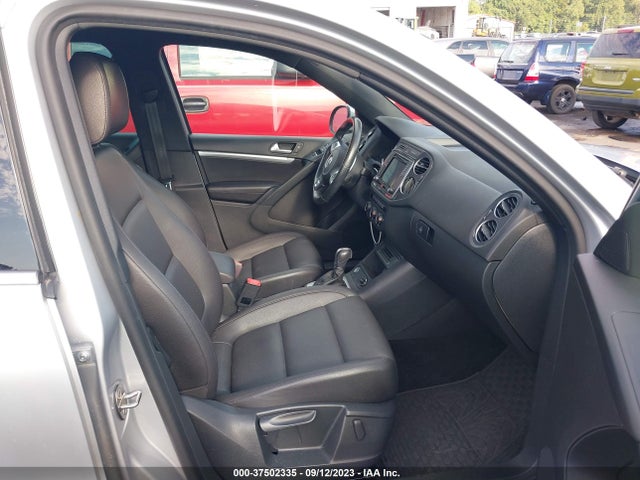 WVGAV7AX9GW604868 Volkswagen Tiguan R-line