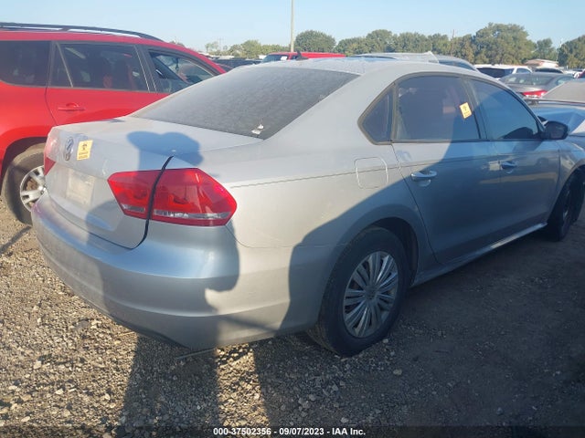 1VWAH7A32EC017030 Volkswagen PASSAT S