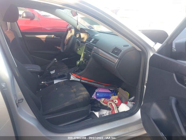 1VWAH7A32EC017030 Volkswagen PASSAT S