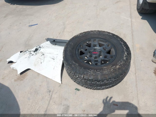 Toyota 4runner Sr5 Premium 2022 JTEFU5JR6N5254682 Image 12