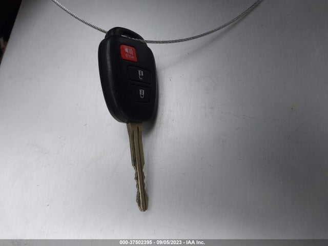 Toyota Prius C One/three/two/four 2014 JTDKDTB36E1067693 Image 3