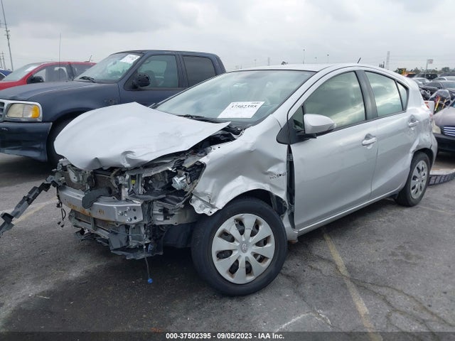 Toyota Prius C One/three/two/four 2014 JTDKDTB36E1067693 Image 2