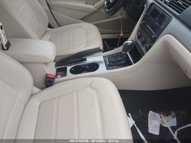 1VWLA7A35KC000862 Volkswagen Passat 2.0t Wolfsburg Edition