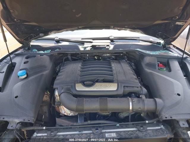 2017 PORSCHE CAYENNE WP1AA2A26HKA82943 Photo 9