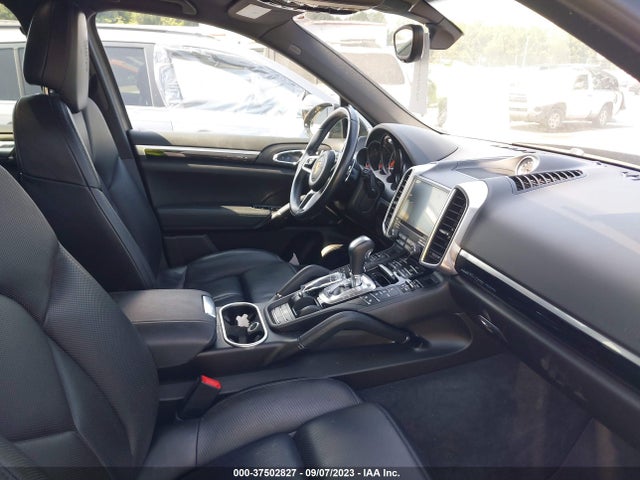 2017 PORSCHE CAYENNE WP1AA2A26HKA82943 Photo 4