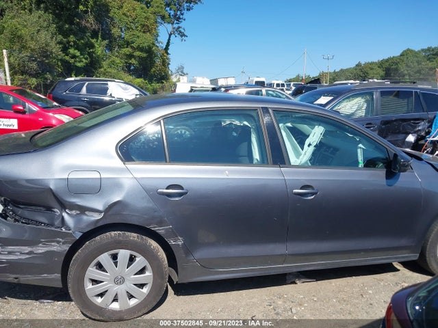 3VW267AJ2GM225211 Volkswagen Jetta Sedan 1.4t S