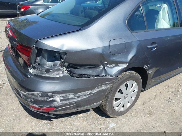 3VW267AJ2GM225211 Volkswagen Jetta Sedan 1.4t S