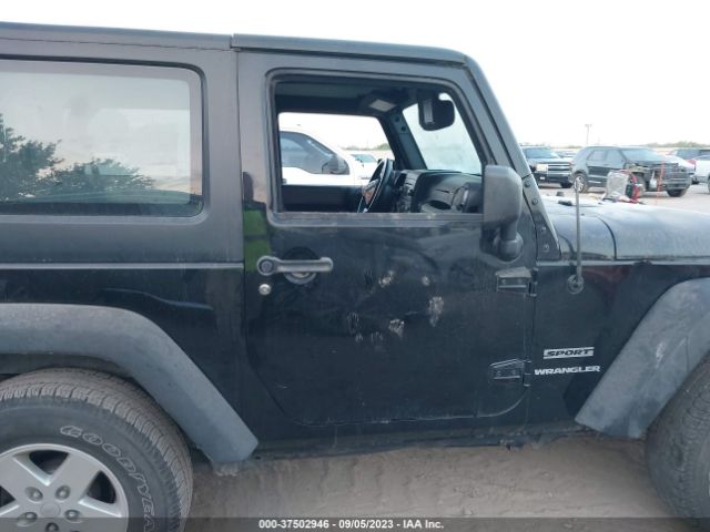 1C4AJWAGXHL739645 Jeep Wrangler Sport