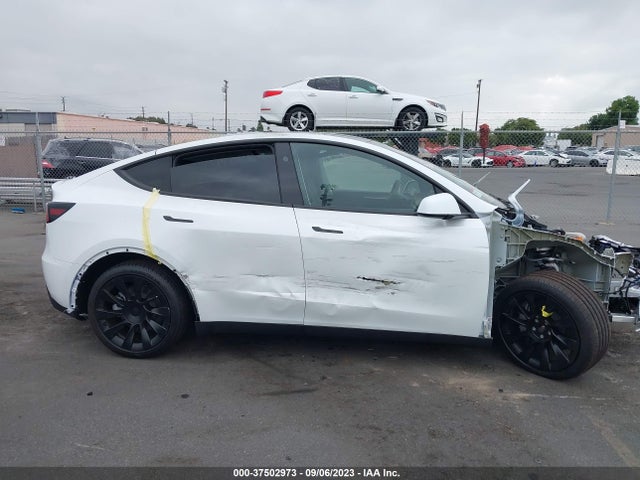 Tesla Model Y Long Range 2023 7SAYGDEE6PA149714 Image 13